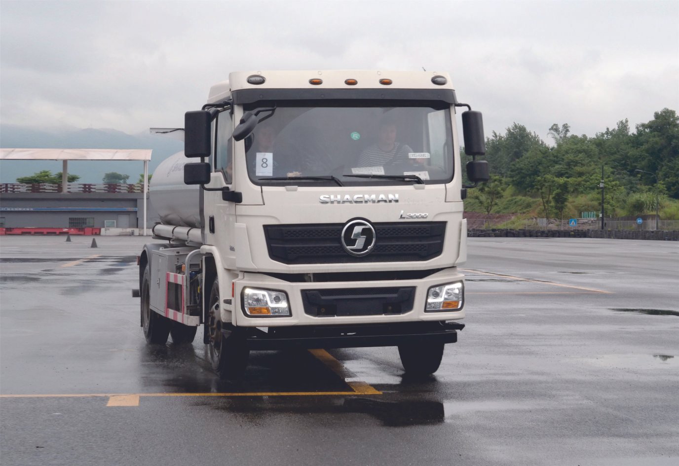 L3000 (7)-min Shacman L3000 Tipper Truck - Image 1
